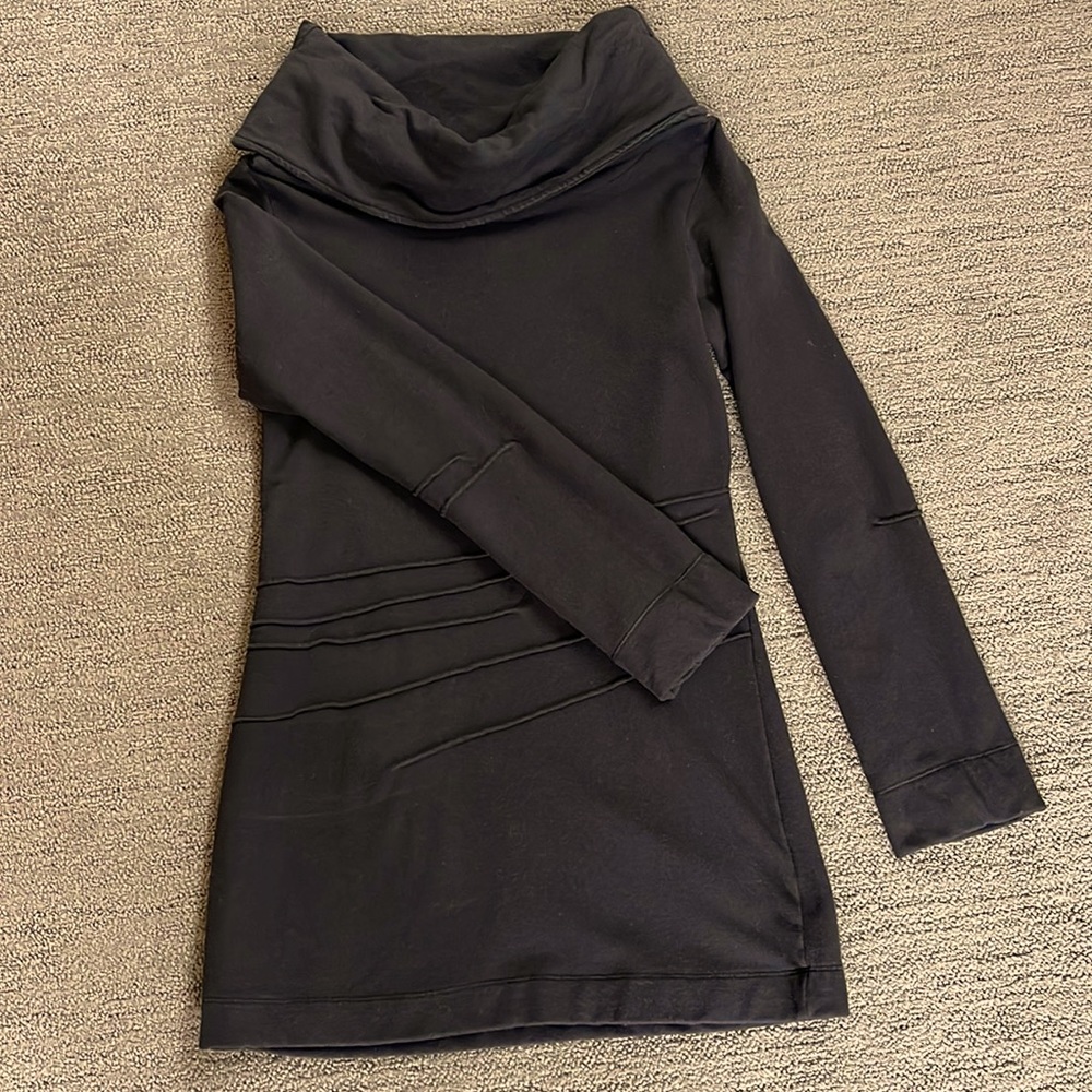 Elegant and cozy organic cotton tunic.  Soft fleece interior.